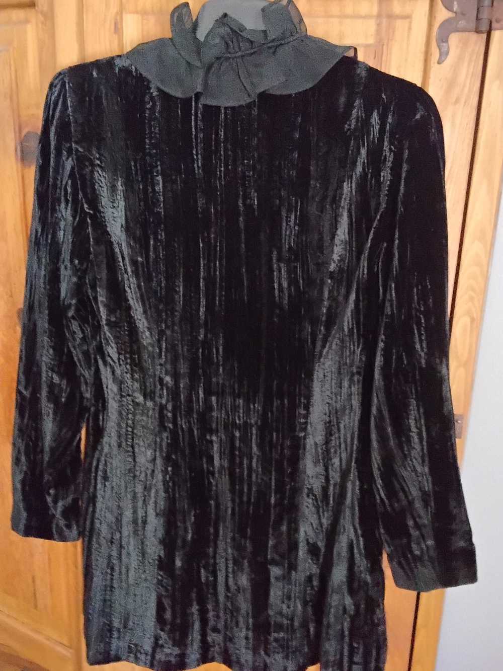 FOCUS 2000 Black Velvet Ruffle Front Jacket - Picture 4 of 5